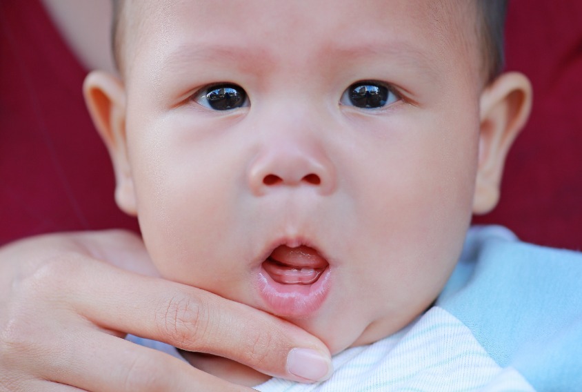 ciri-ciri bayi tumbuh gigi