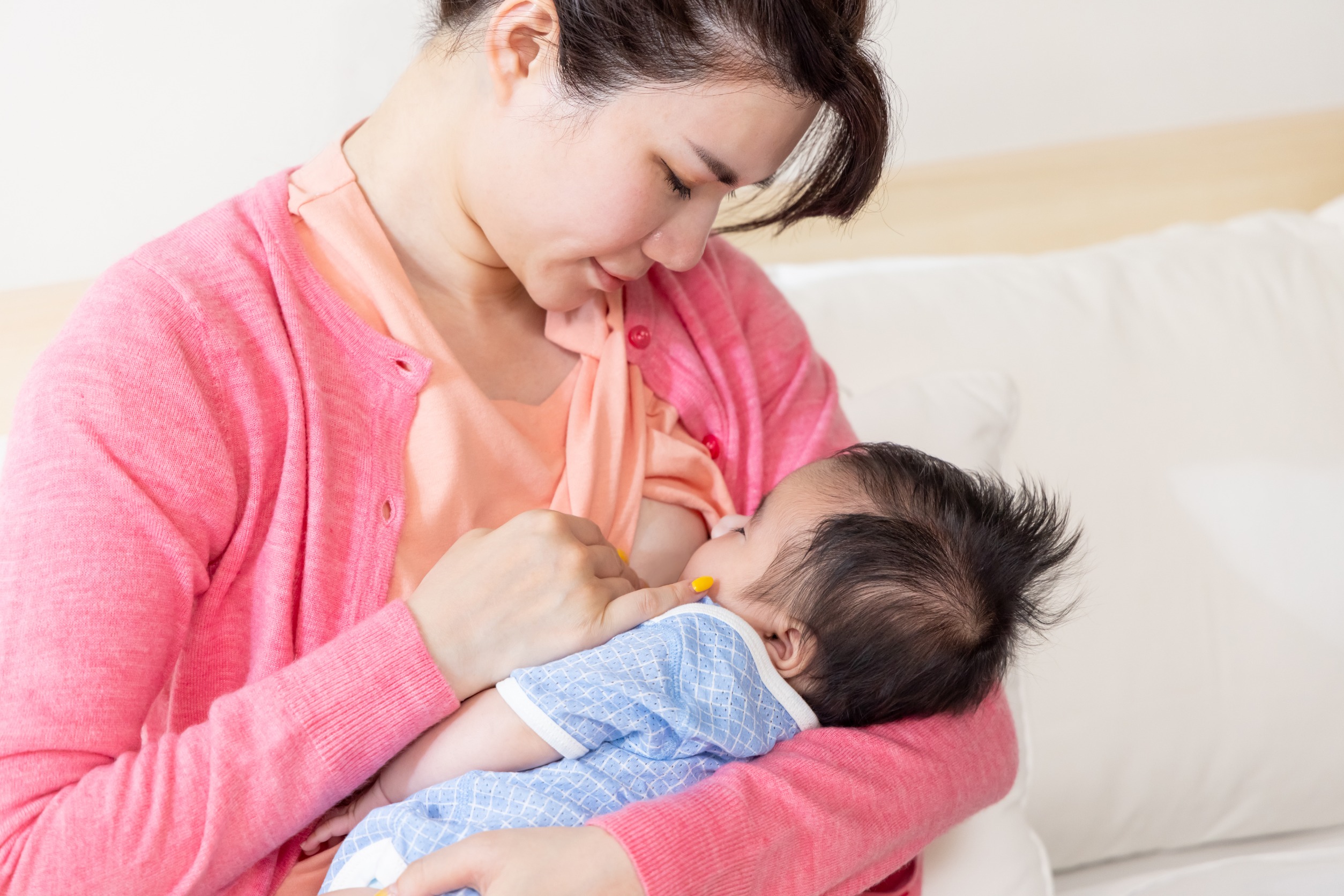 cara menyusui bayi yang benar