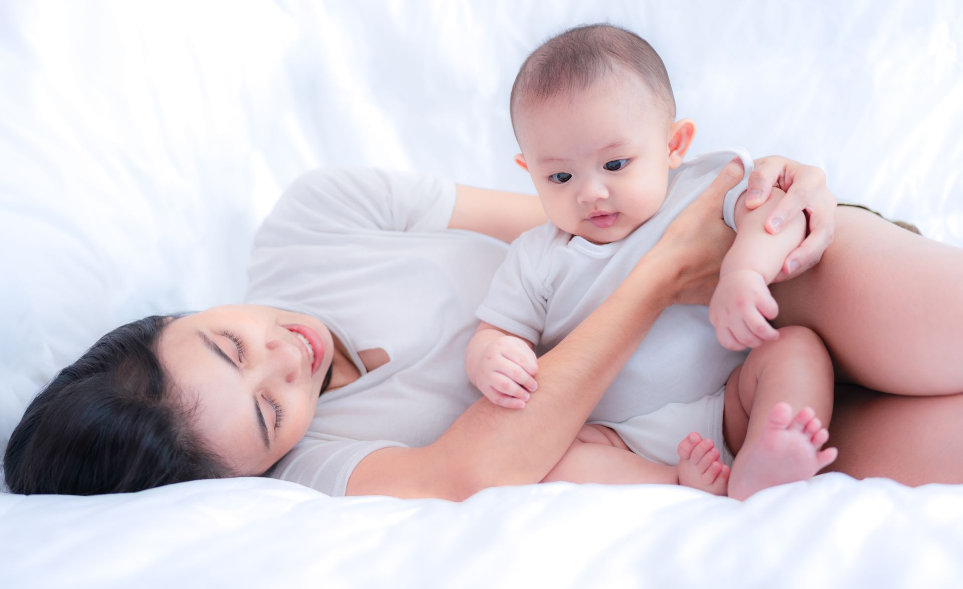 Dukung Si Kecil dari Menyusu hingga Belajar Minum dengan Dot Baby Huki Dukung Si Kecil dari Menyusu hingga Belajar Minum dengan Dot Baby Huki