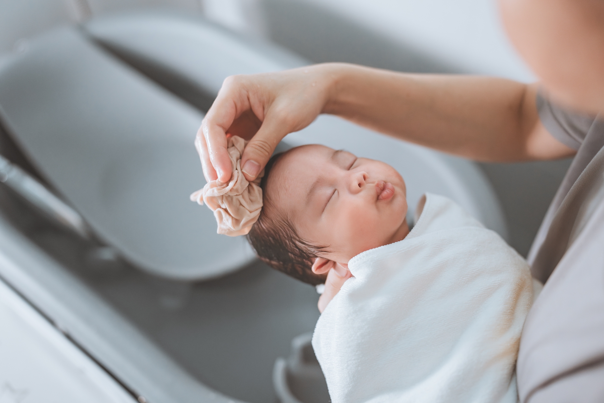 Minyak Kelapa di Minyak Telon, Ini Manfaatnya untuk Kulit Bayi