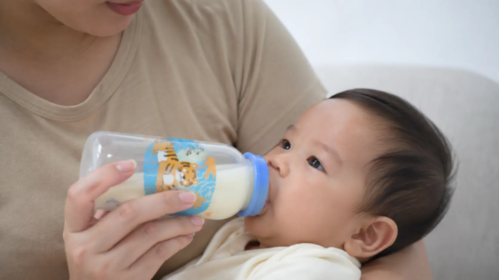 botol Bayi berkarakter